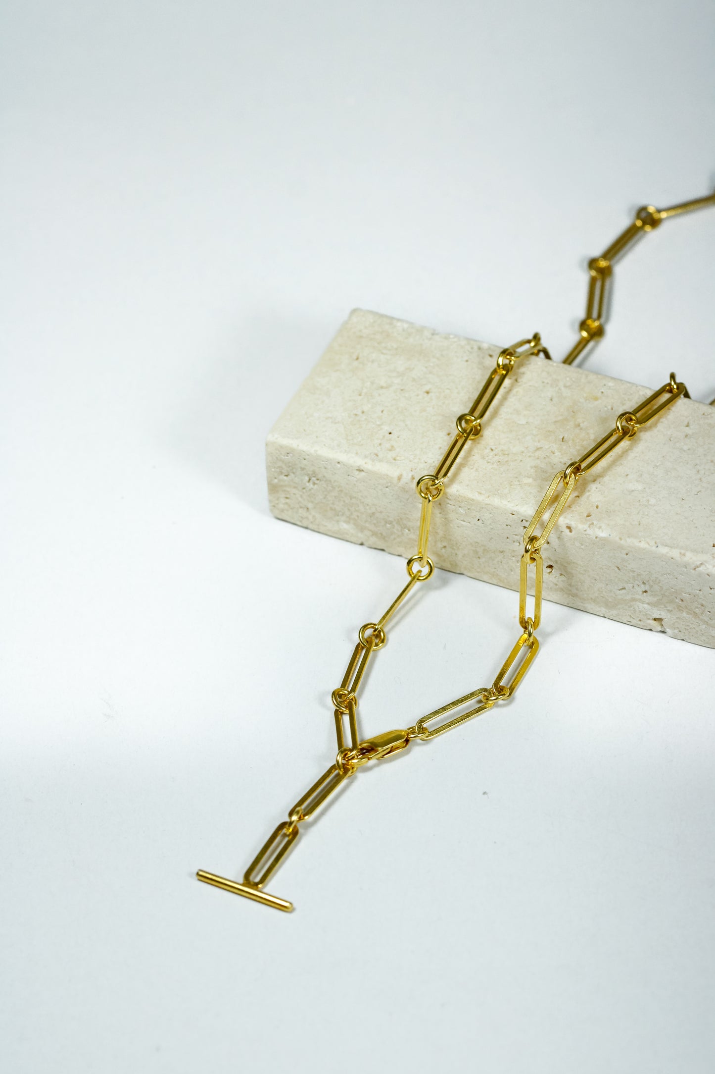 GOLD CHAIN NECKLACE