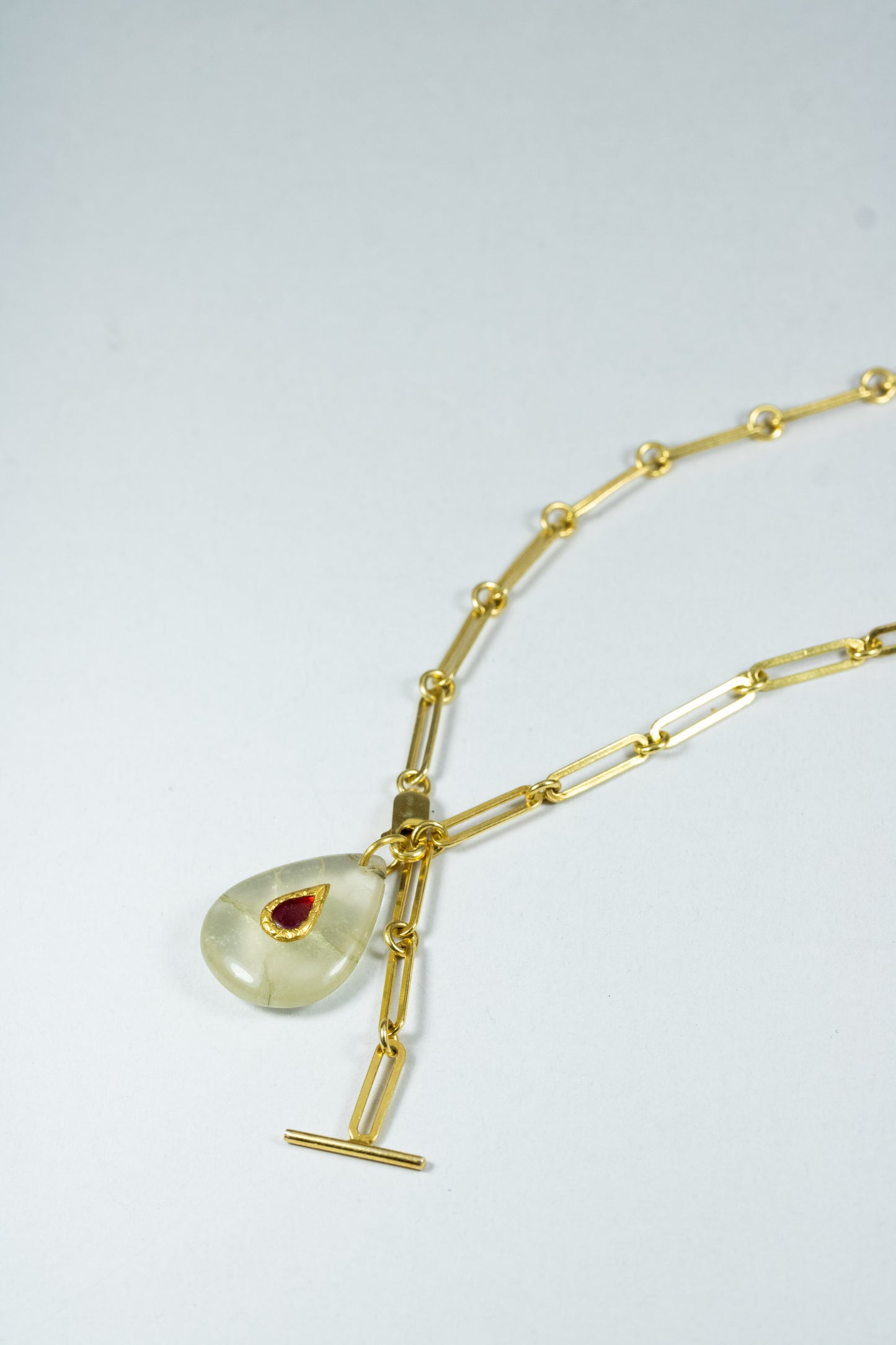 GOLD CHAIN NECKLACE